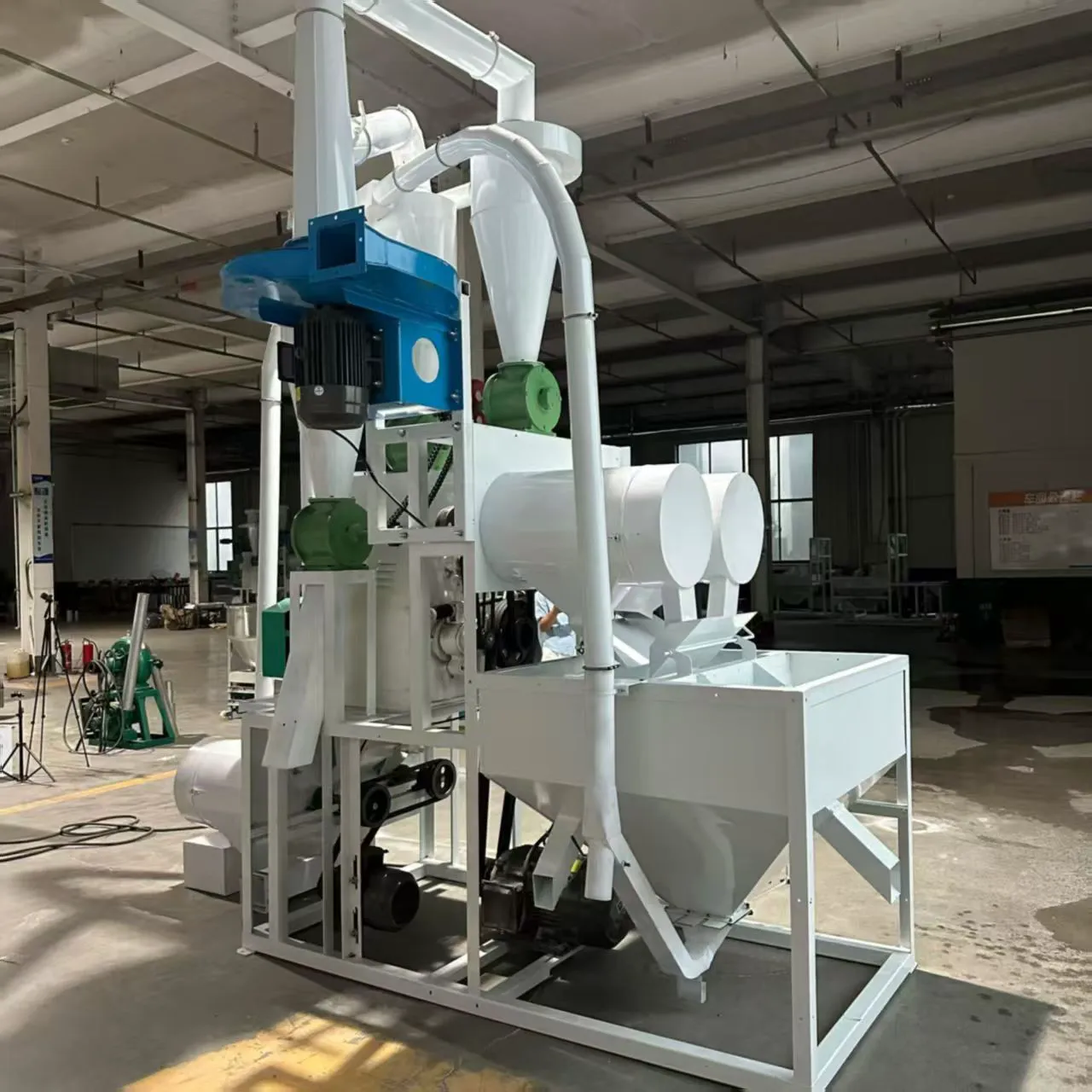 Rice milling machine for small mills