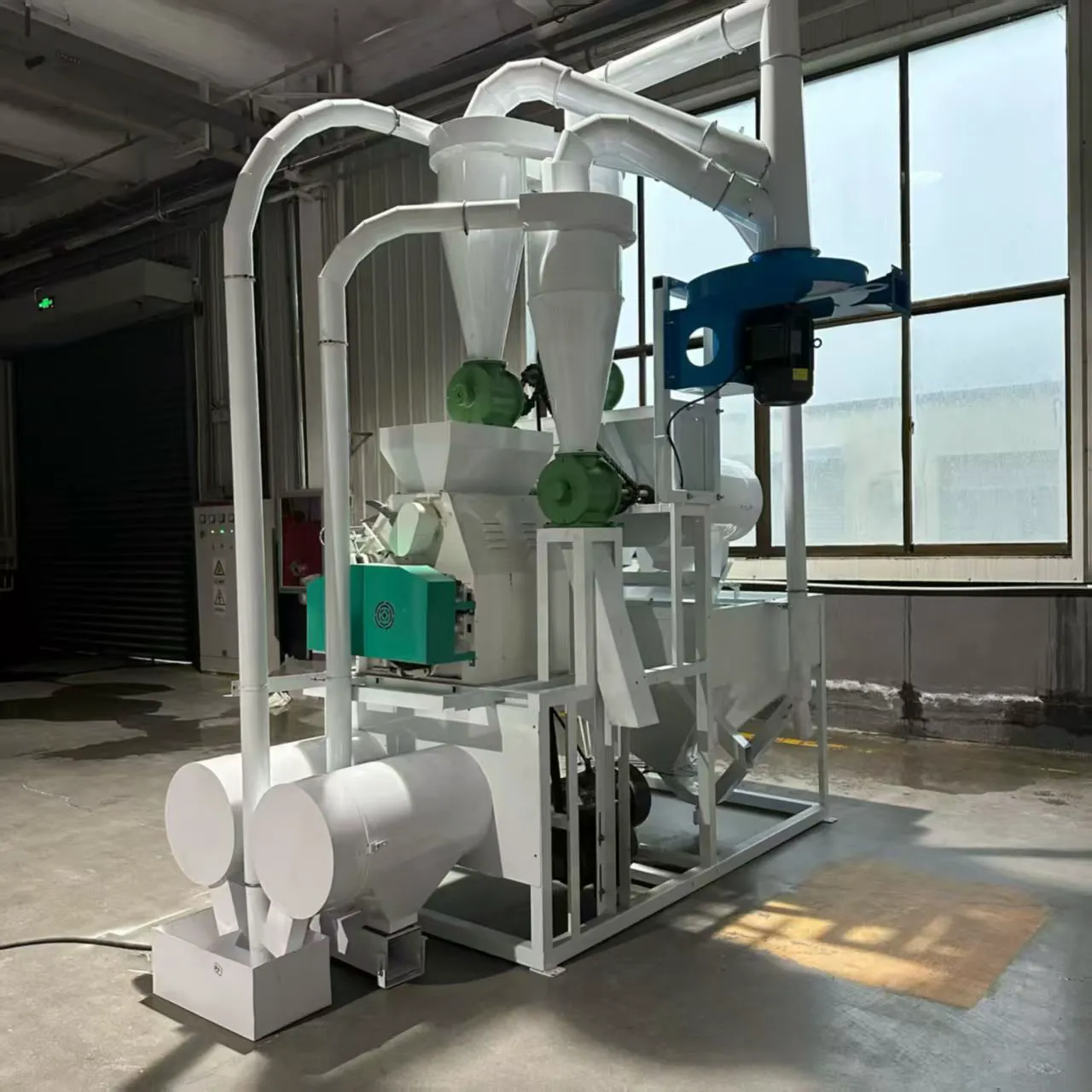 Small rice milling machine operation